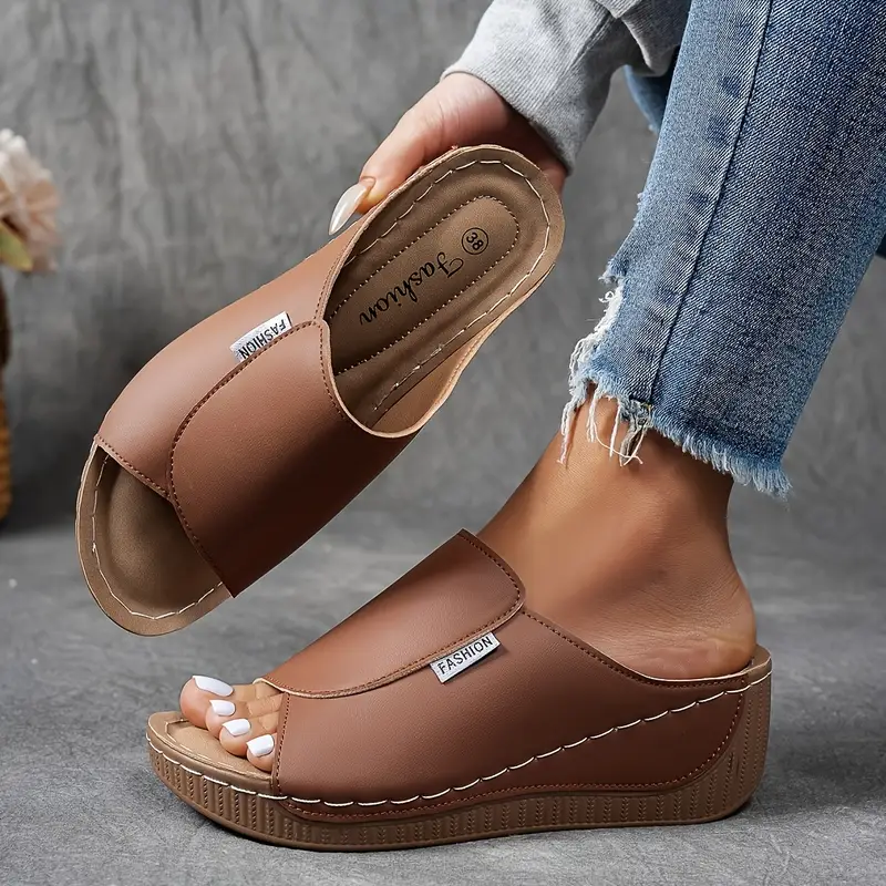 Claques confortables avec soutien de la voûte plantaire - Sandales unies respirantes pour femme