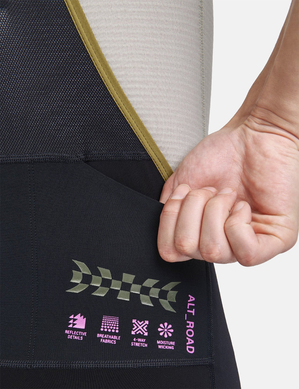 Alt_Road Cargo Bib Shorts - Black